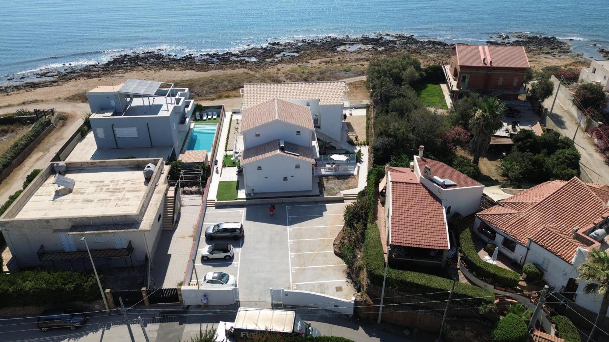Astro Apartments With Direct Access On The Sea Of Noto Heritage Of Unesco Экстерьер фото