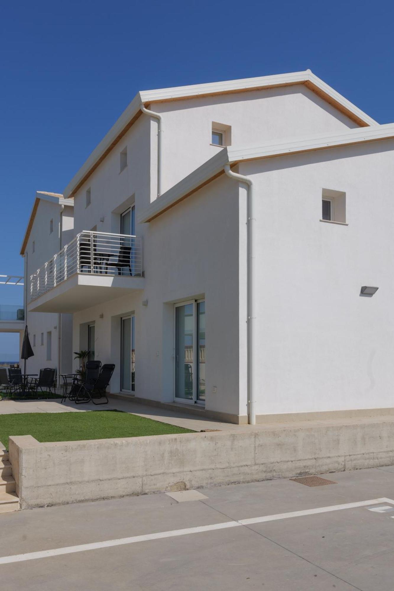 Astro Apartments With Direct Access On The Sea Of Noto Heritage Of Unesco Экстерьер фото