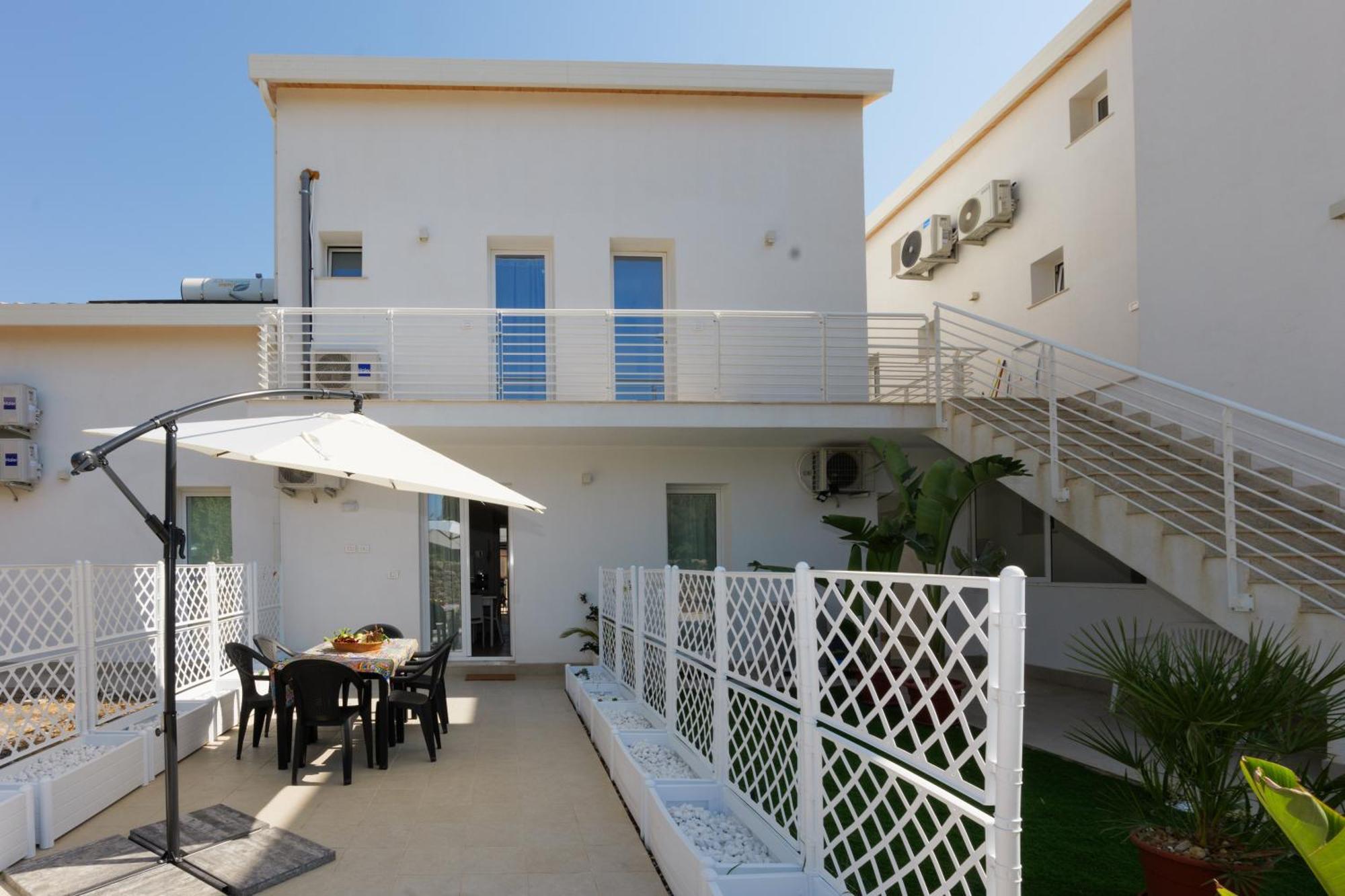 Astro Apartments With Direct Access On The Sea Of Noto Heritage Of Unesco Экстерьер фото